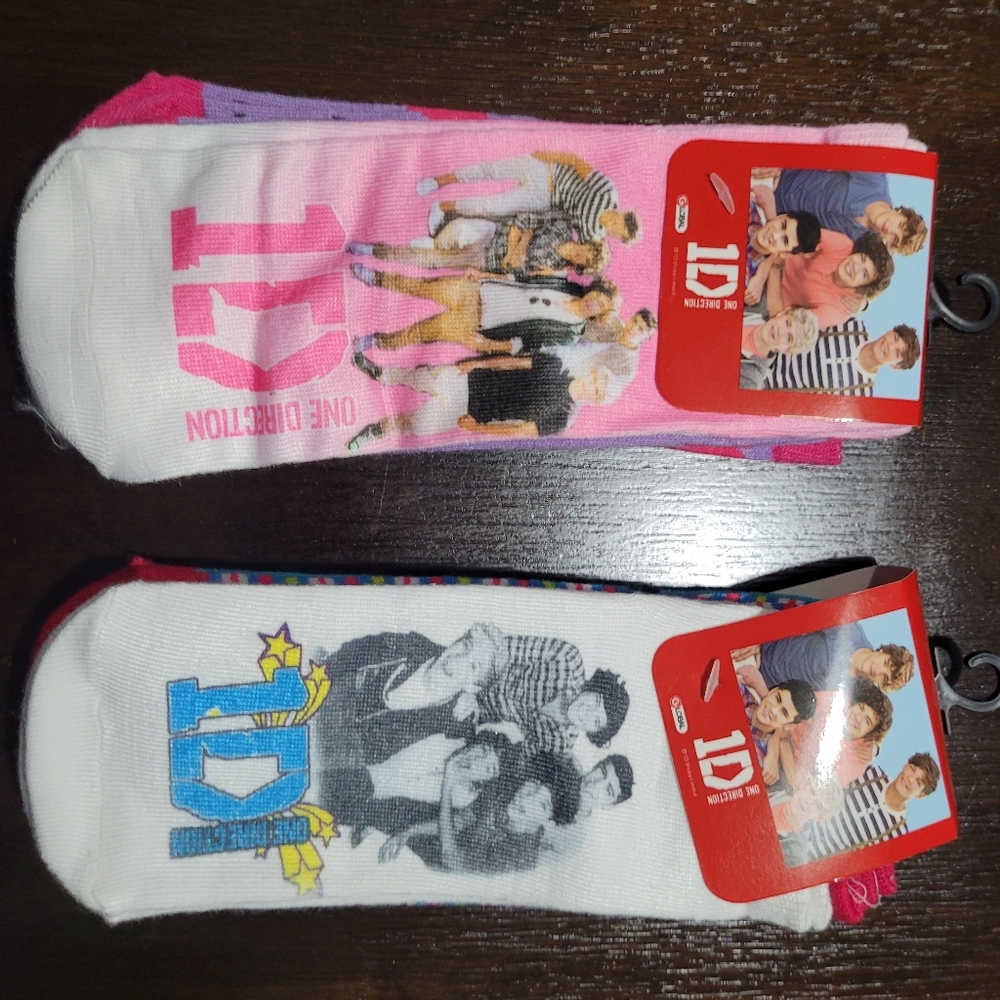 COPY - One direction set of 2 3pk Socks size 7-9 6 pairs total BRAND NEW!!